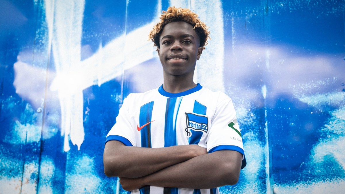 开云体育下载-包含柏林赫塔宣布签约年轻后卫，提升球队实力的词条