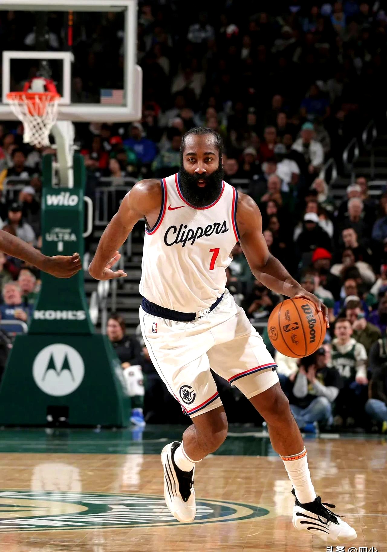 快船抛投绝杀迎来背靠背连胜