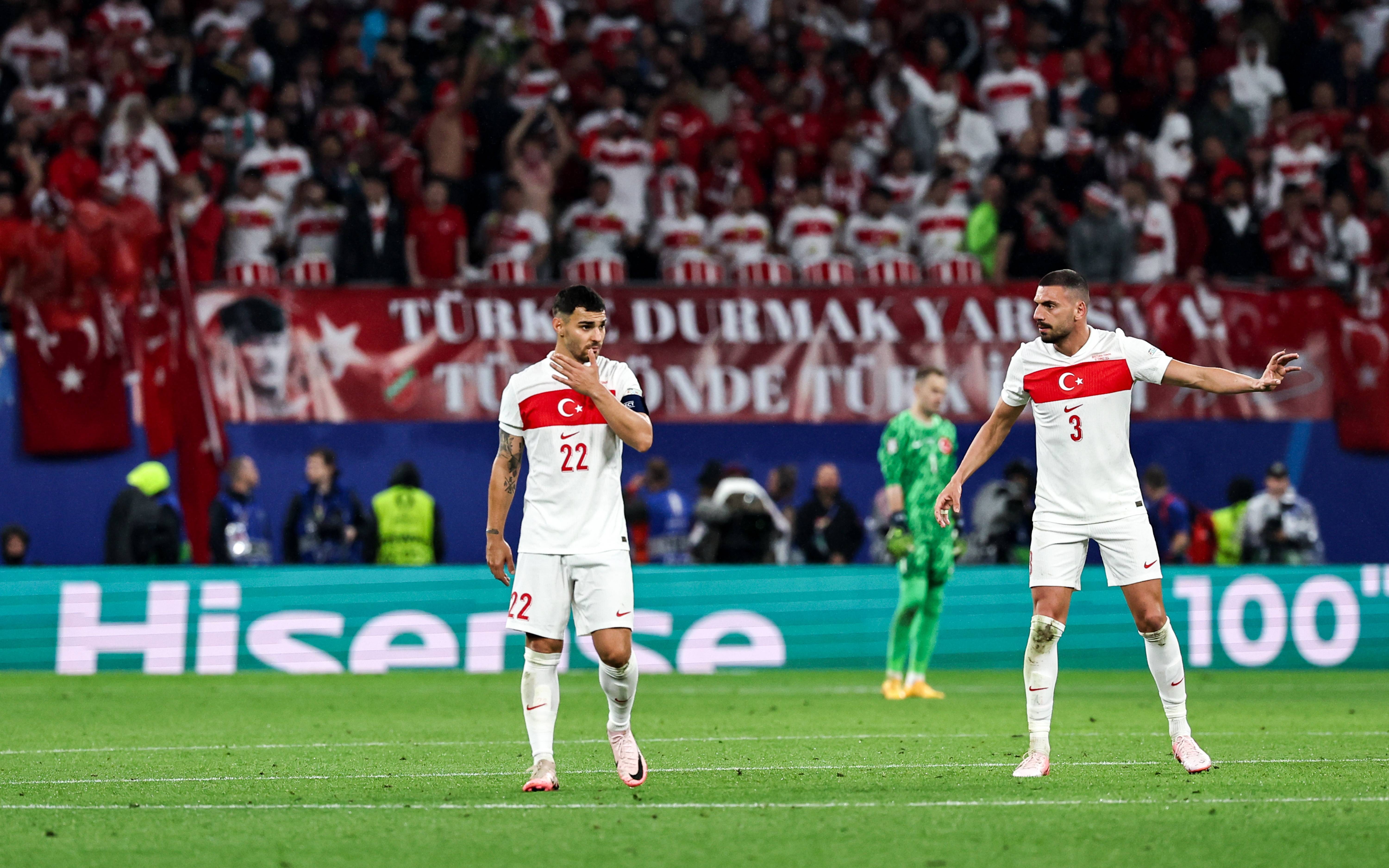 包含奥地利队表现抢眼，被认为有望晋级的词条