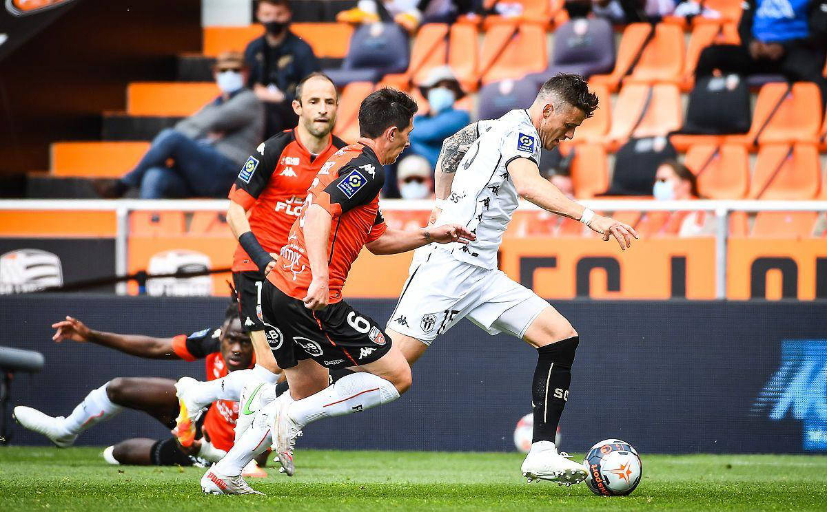 昂热在客场大胜,圣埃蒂安难敌的简单介绍 昂热在客场大胜,圣埃蒂安难敌的简单介绍