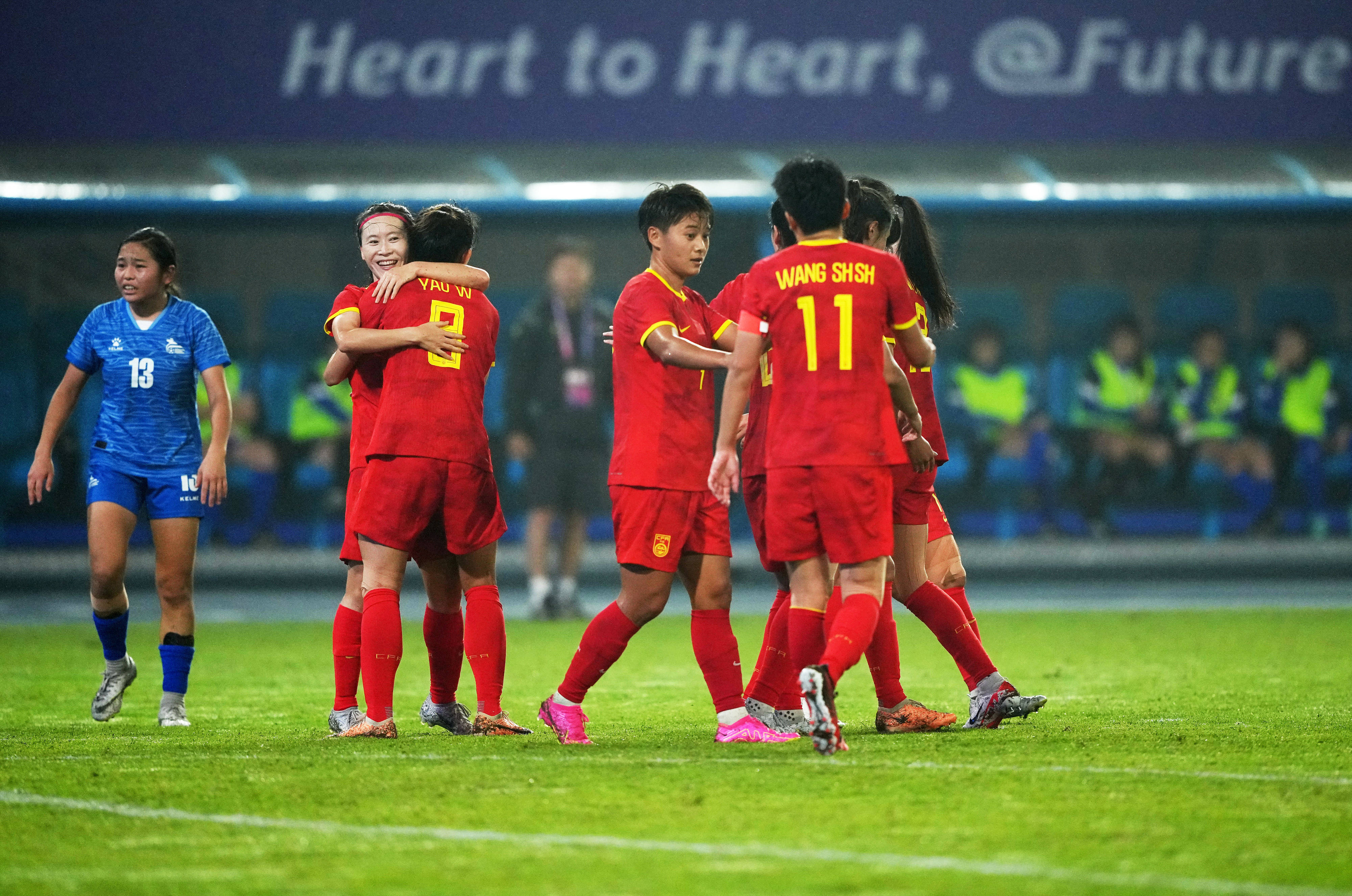 关于非洲女足比赛火热开启,球员全力以赴的信息 关于非洲女足比赛火热开启,球员全力以赴的信息