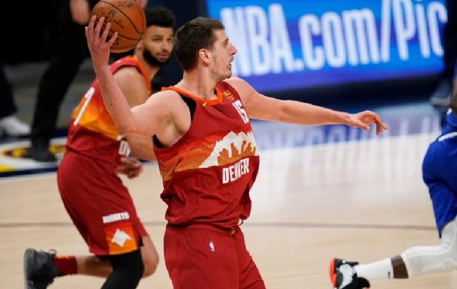 开云体育入口-顽强抵抗！落后情况下球队努力反击的简单介绍