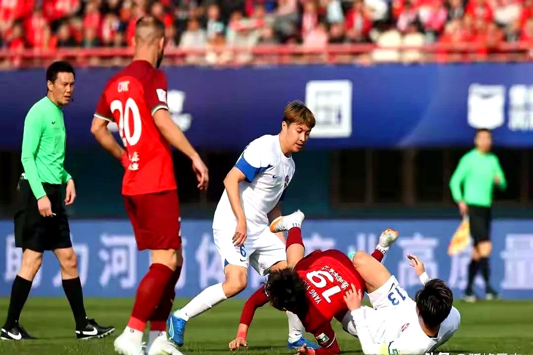 开云体育app-恒大客场不敌泰达，吞下败绩的简单介绍