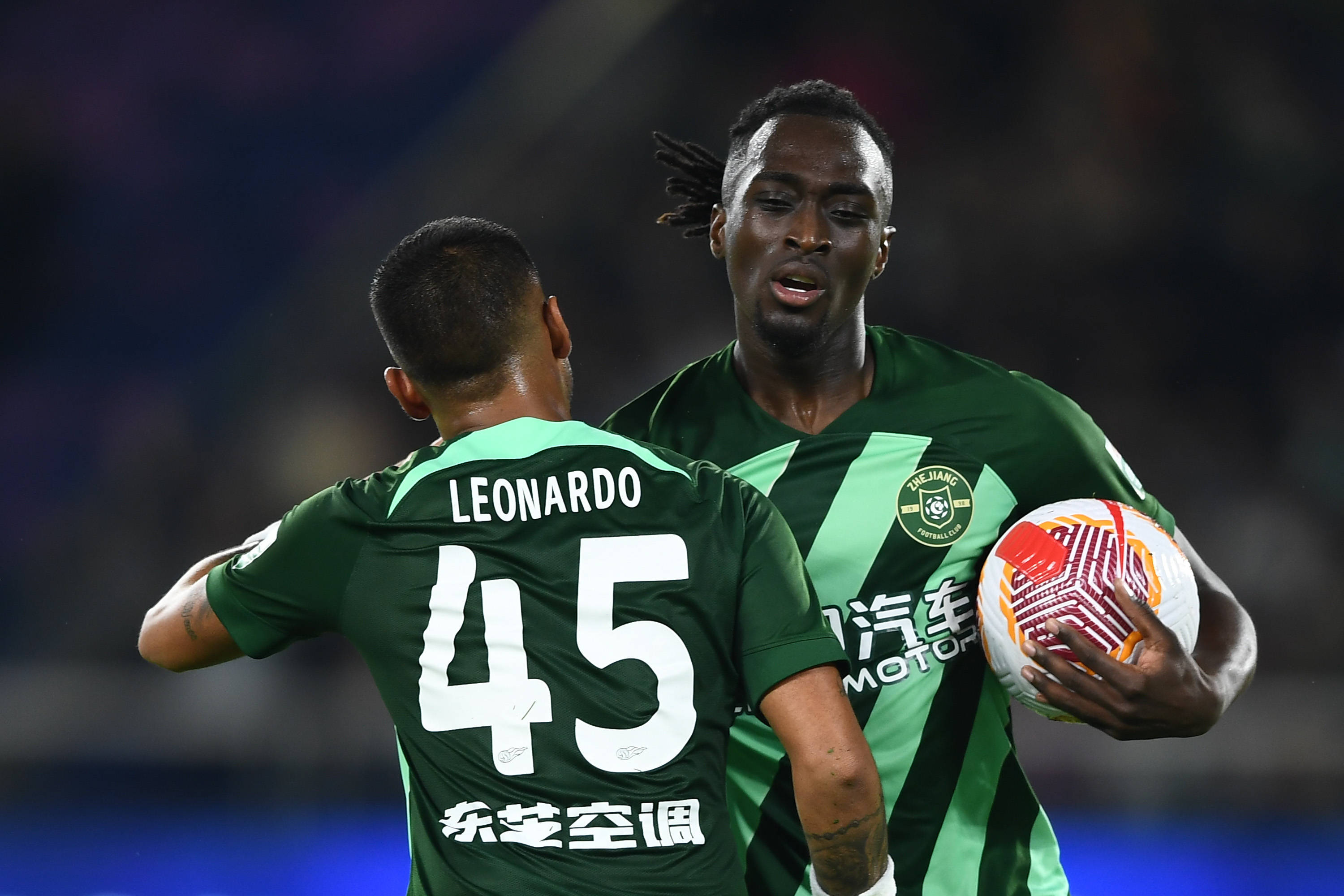 顶尖球队对决,比赛看点不断 顶尖球队对决,比赛看点不断