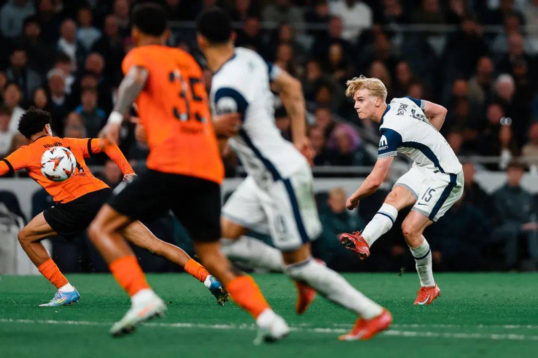 开云下载-关于英超球队备战国内比赛，士气高昂的信息