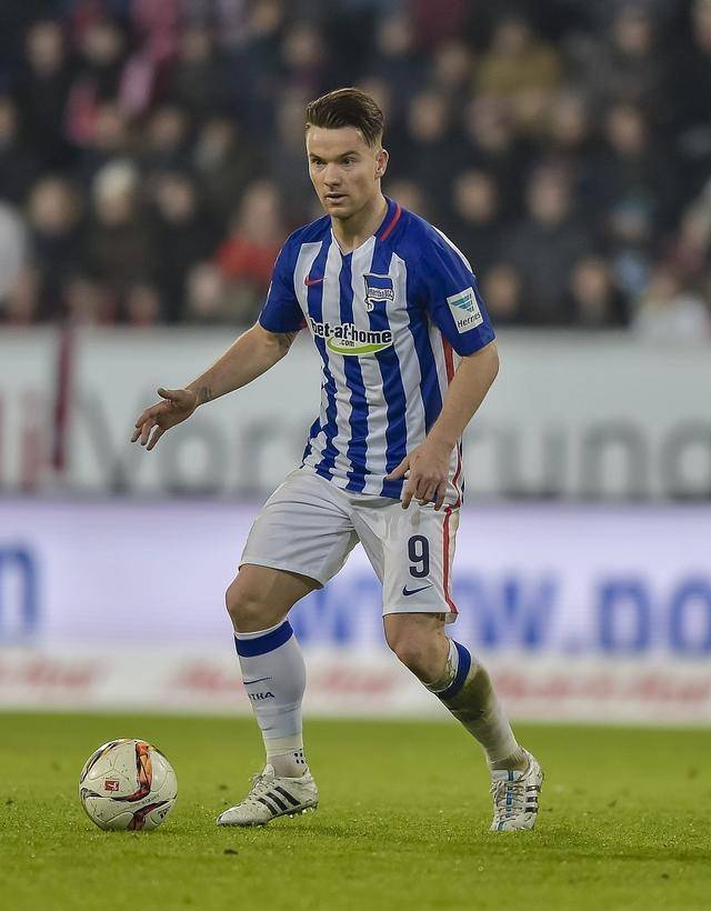 包含柏林赫塔表现出众，大获全胜的词条