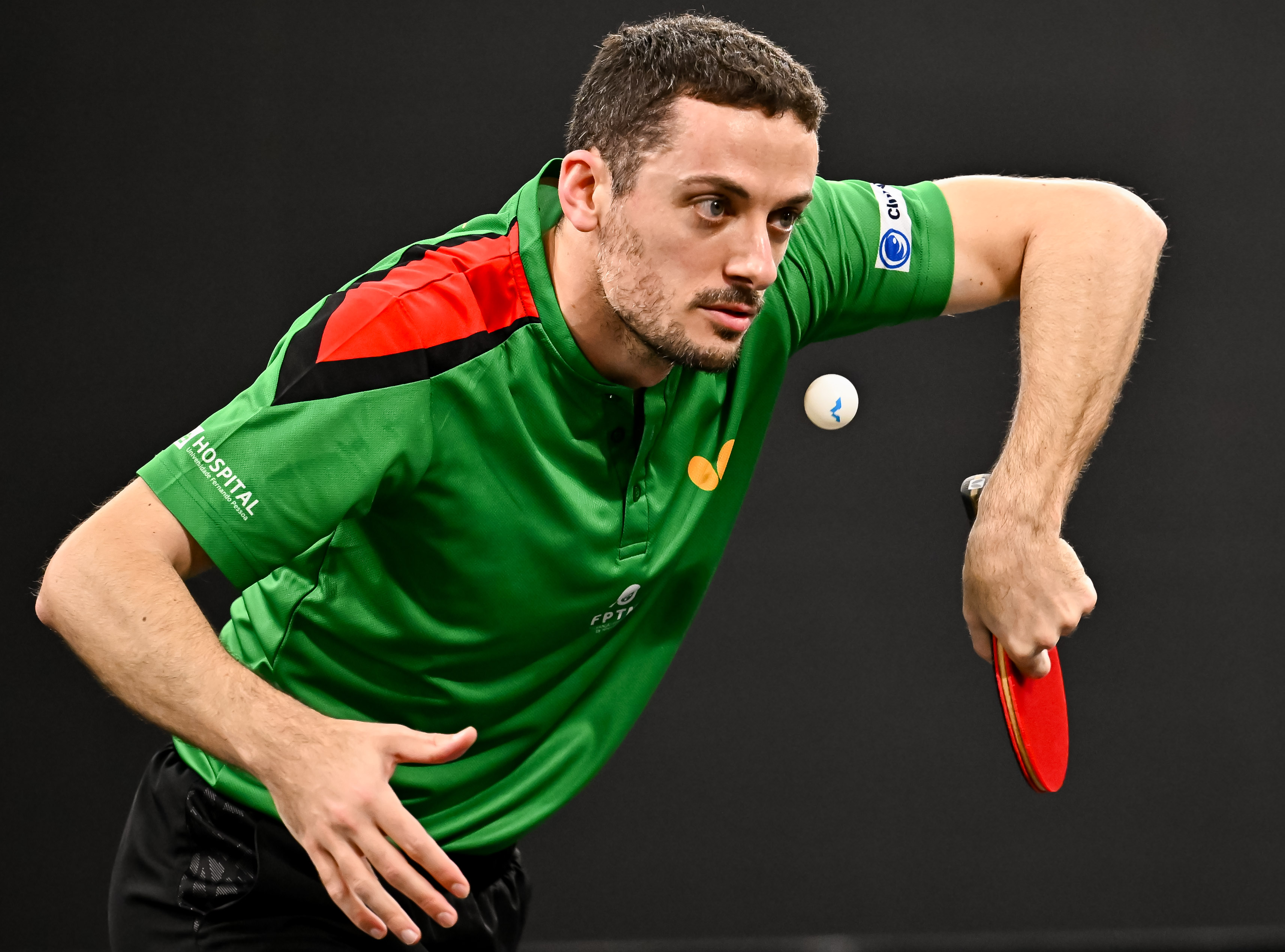 主教练在比赛中展现出高超战术