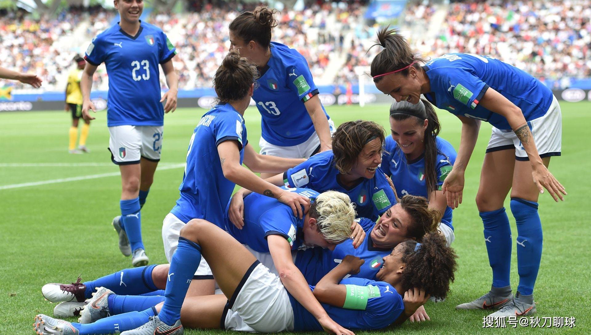 意大利女足在比赛中展现出强大实力 意大利女足在比赛中展现出强大实力