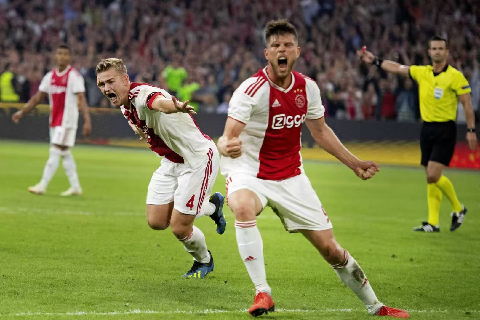 开云下载-阿贾克斯主场比战胜曼城