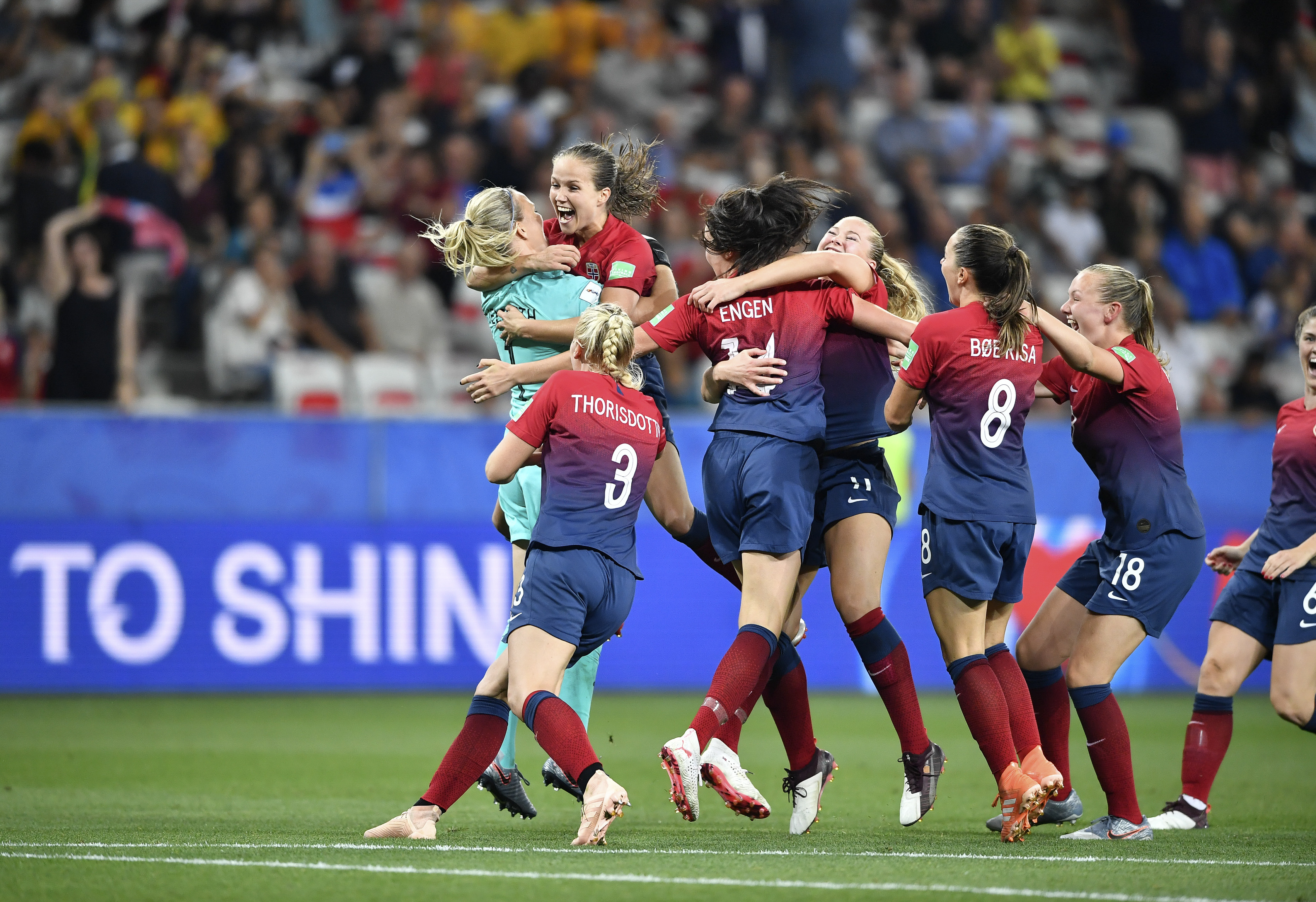 包含俄罗斯队战胜挪威，晋级希望渐增的词条