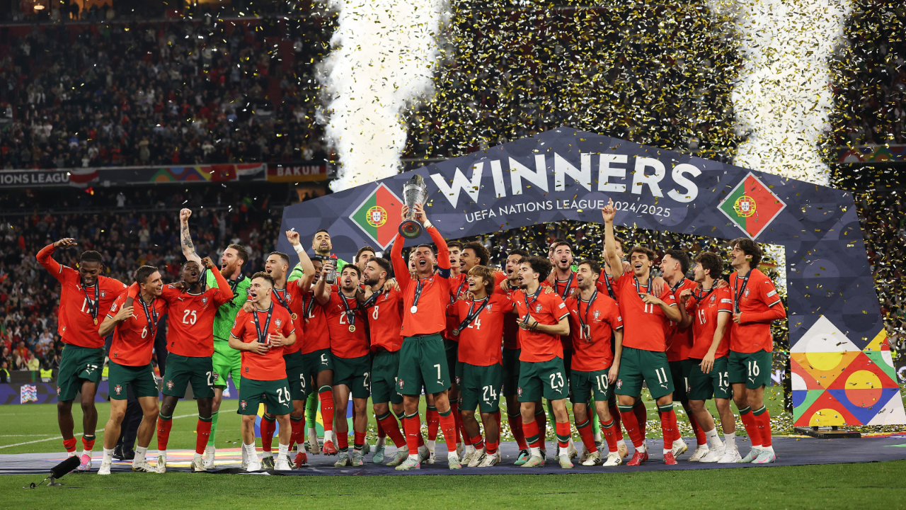 开云平台-欧国联比赛冠军奖杯设计亮相