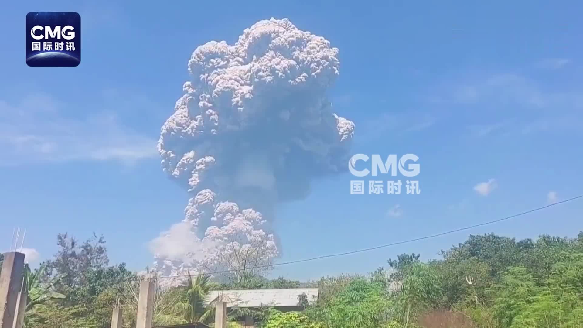 关于肯尼亚火山继续喷发，燃情大战的信息