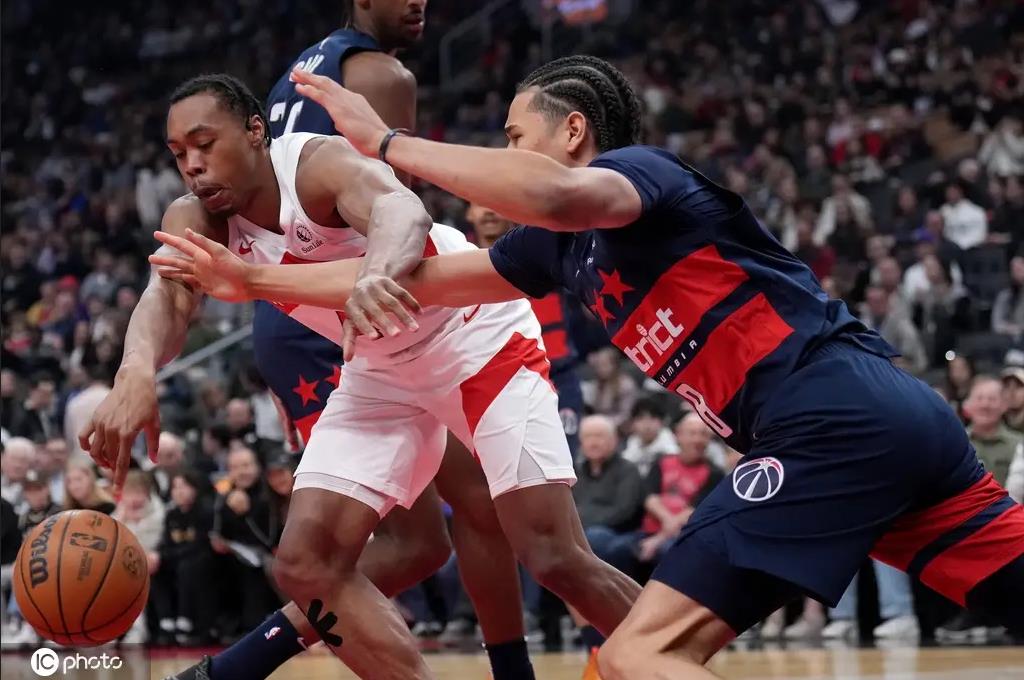 开云体育入口-关于猛龙队主场失利，球队仍需调整阵容的信息