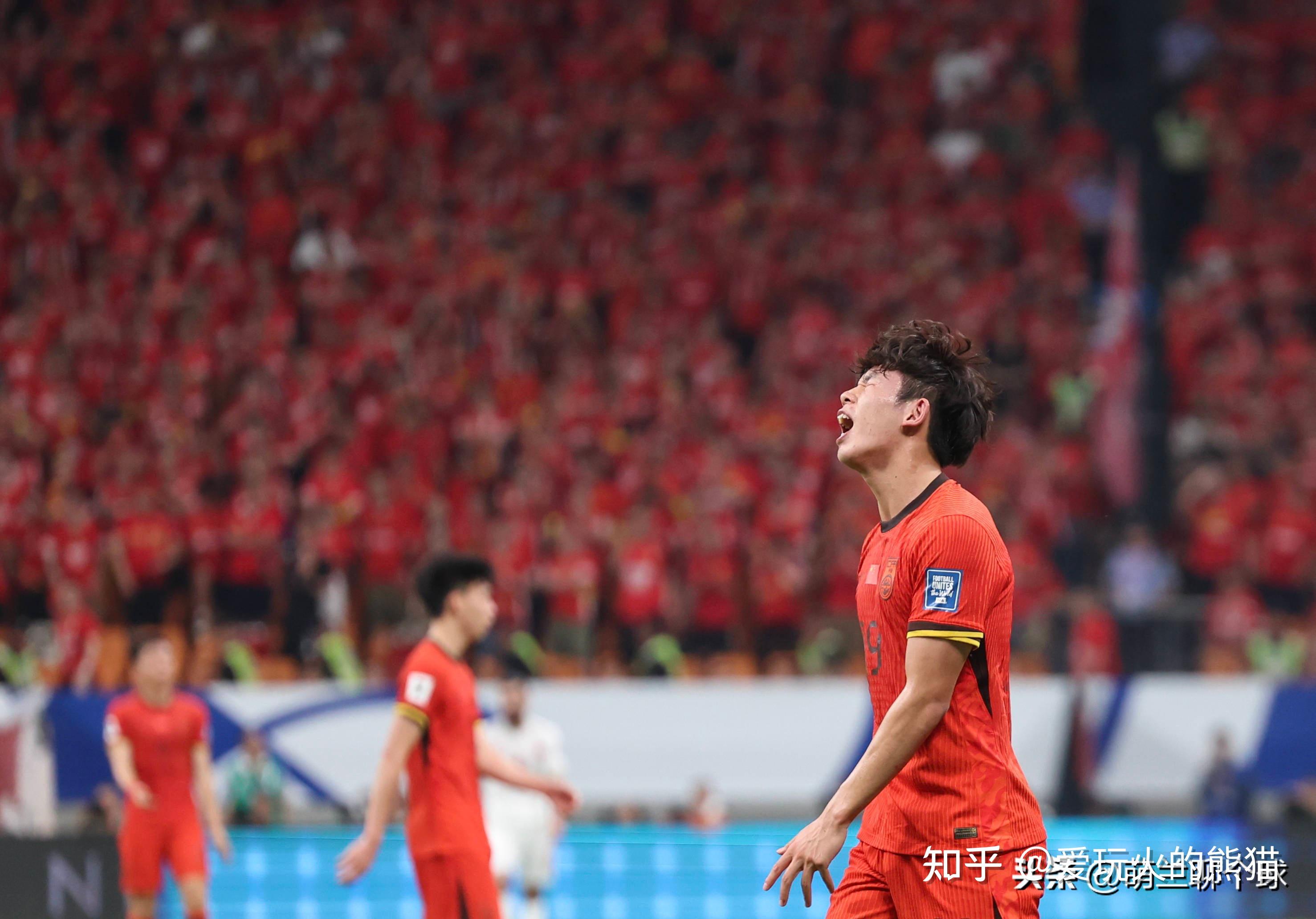 包含劲爆报道：球员战术得当，贯彻执行阵地顽强的词条