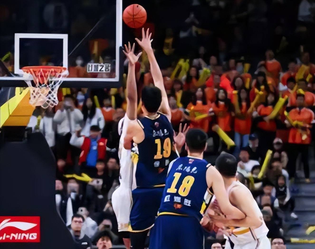 包含辽宁队客场惜败深圳，未能取得胜利的词条