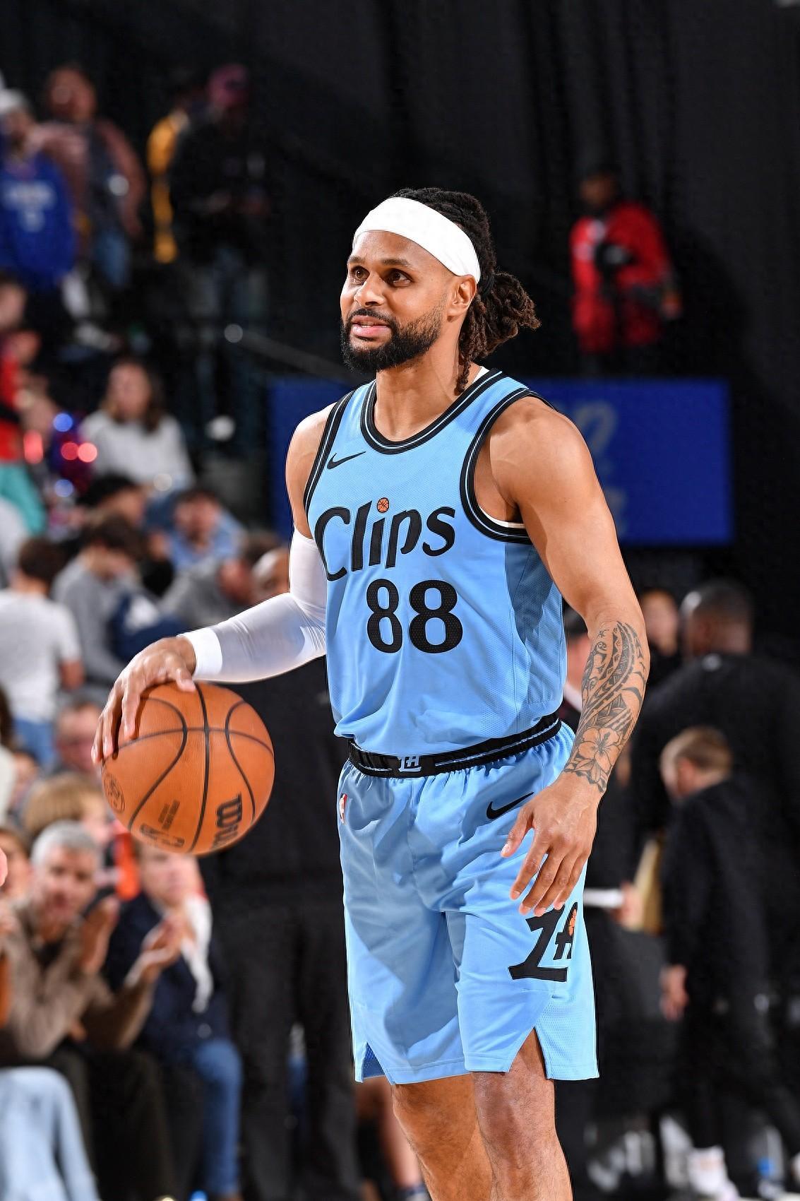 开云体育app-包含球队老将正式宣布退役，感恩职业生涯的词条