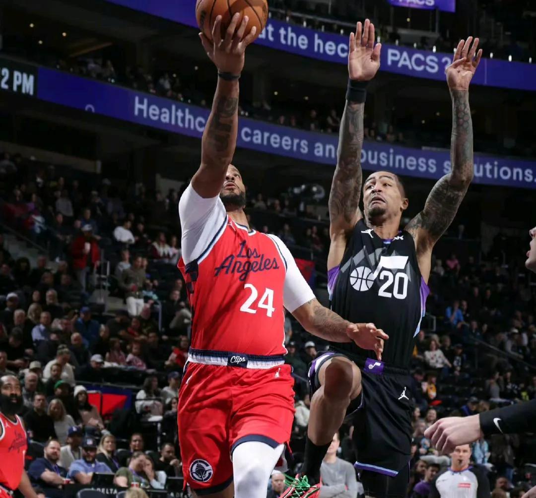 开云体育入口-爵士新援全面爆发，助球队逆转取胜