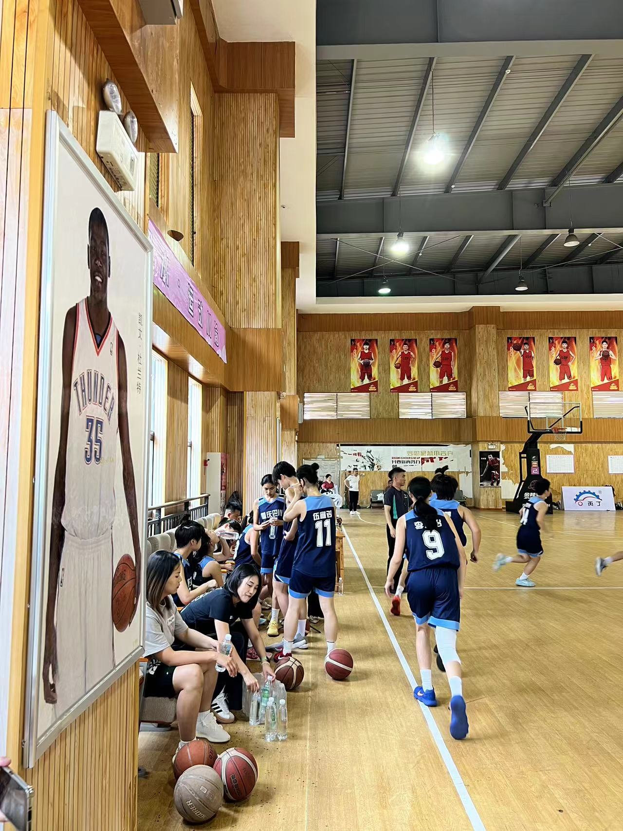 开云体育官网-重庆篮球赛事展现独特魅力