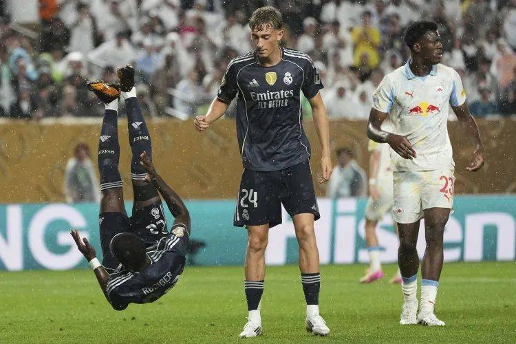 皇马惨遭逆转,主帅情绪激动的简单介绍 皇马惨遭逆转,主帅情绪激动的简单介绍