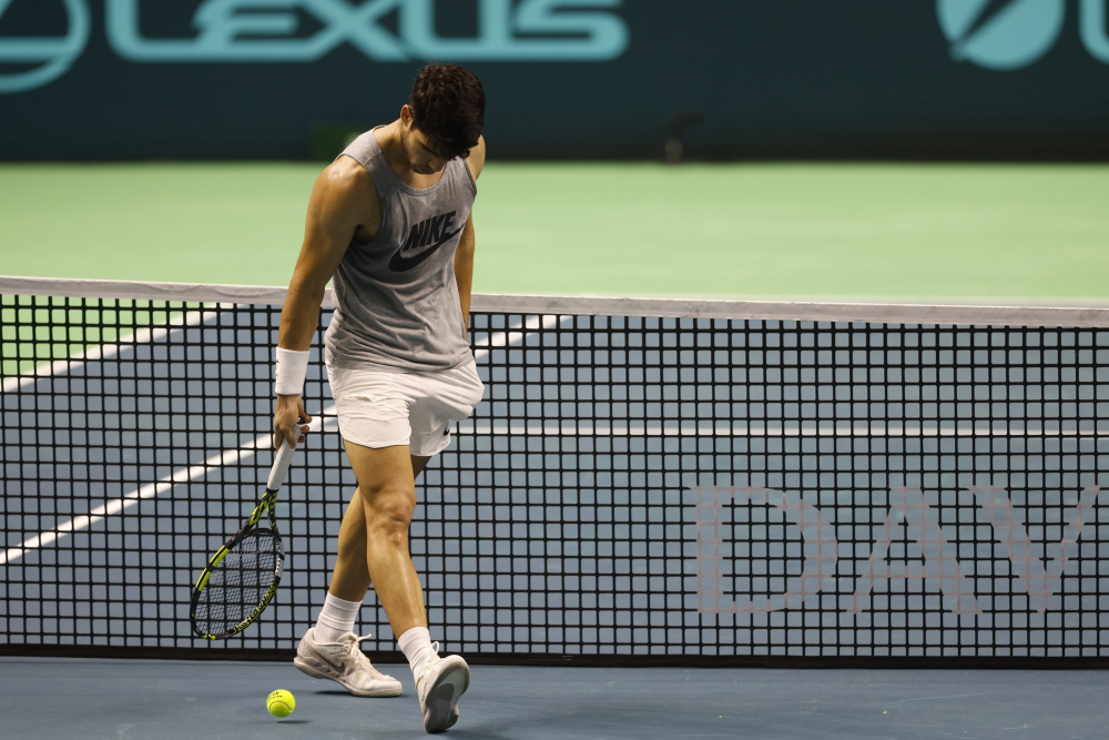 开云APP-纳达尔在上海的比赛中伤退