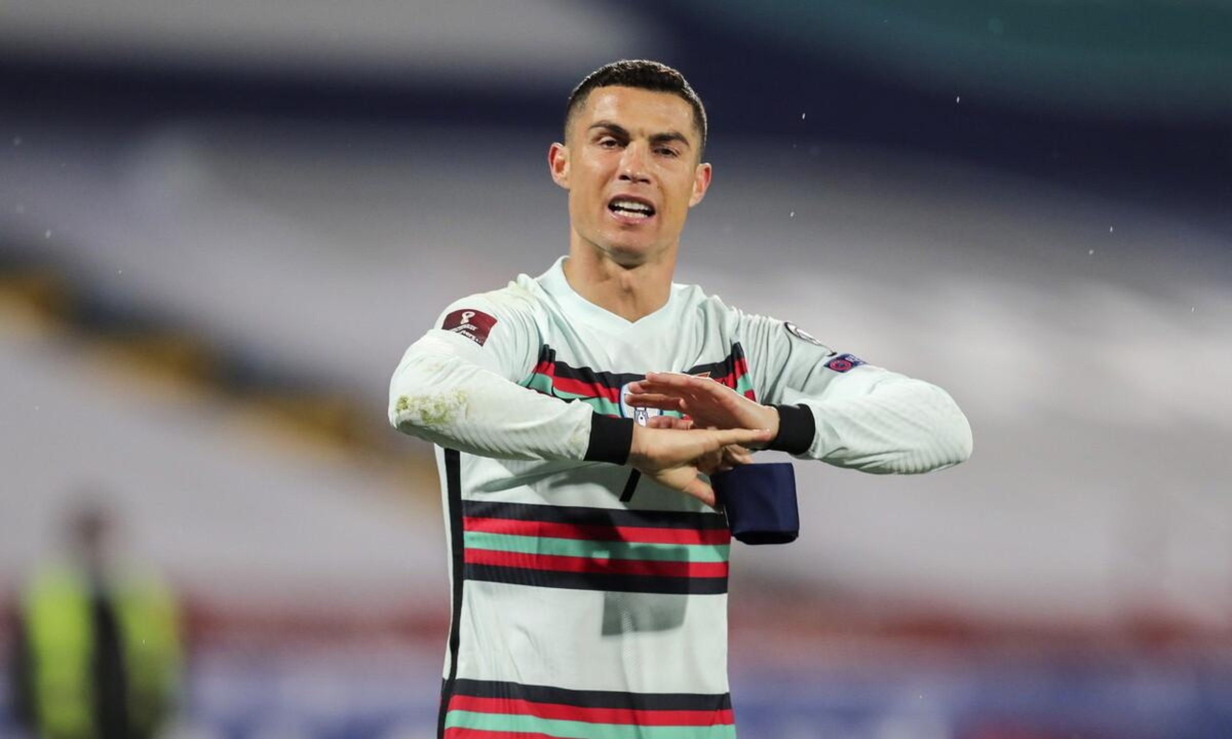 足球明星C罗将伤退 足球明星C罗将伤退