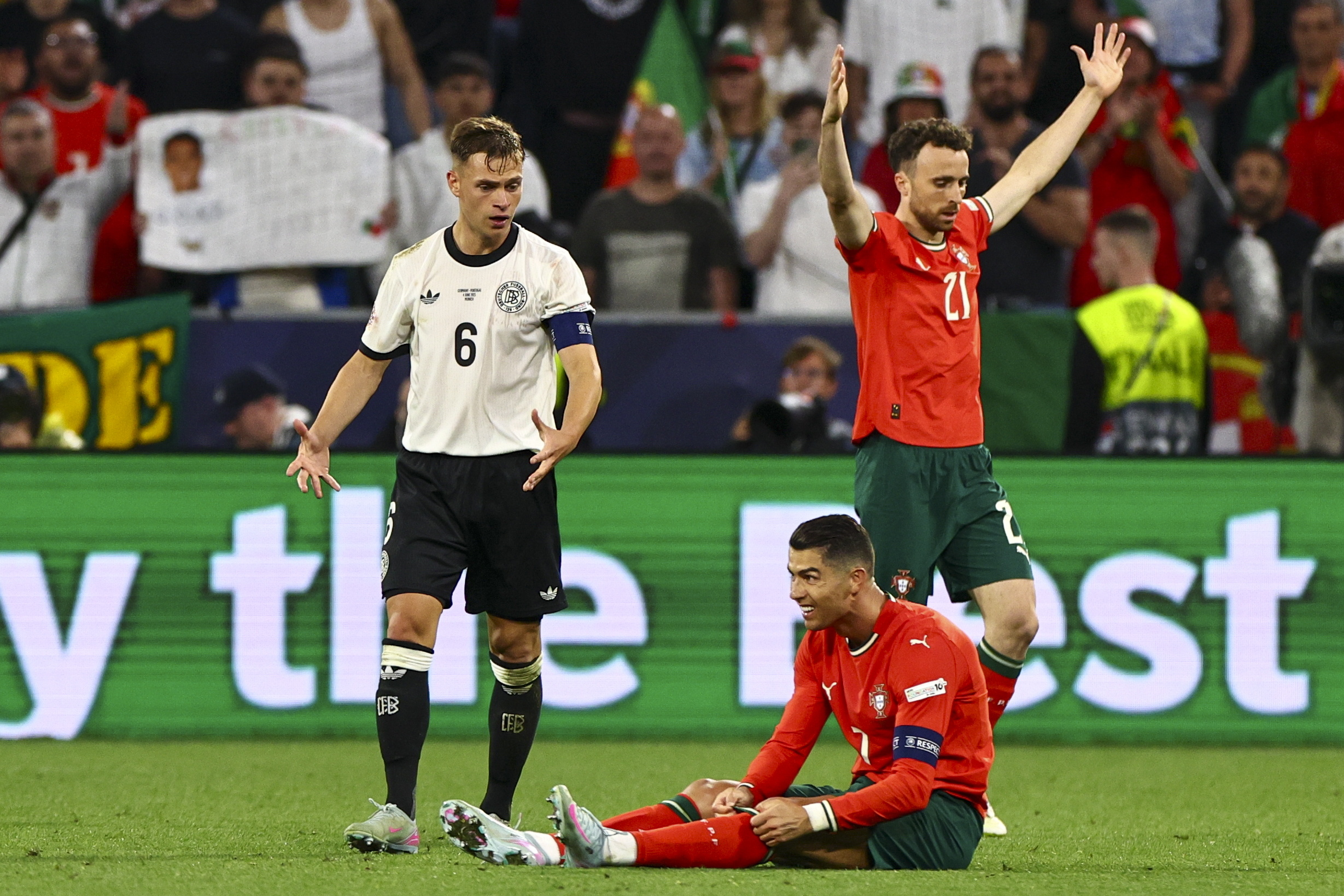 包含葡萄牙惨败缅甸，国际米兰力克的词条