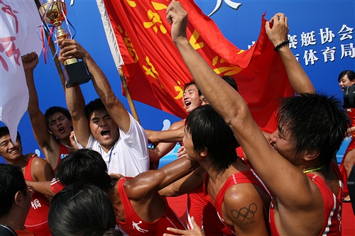 荷兰赛艇运动员夺得第一名,舞动波澜 荷兰赛艇运动员夺得第一名,舞动波澜