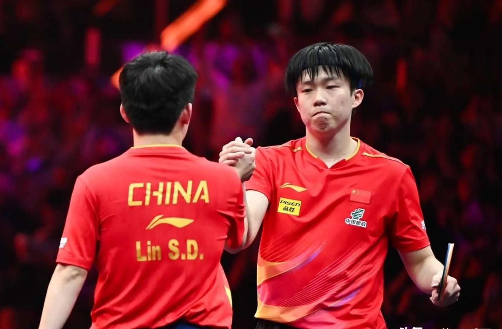 开云平台-包含比赛场上的每一个瞬间都值得球迷们全神贯注！的词条