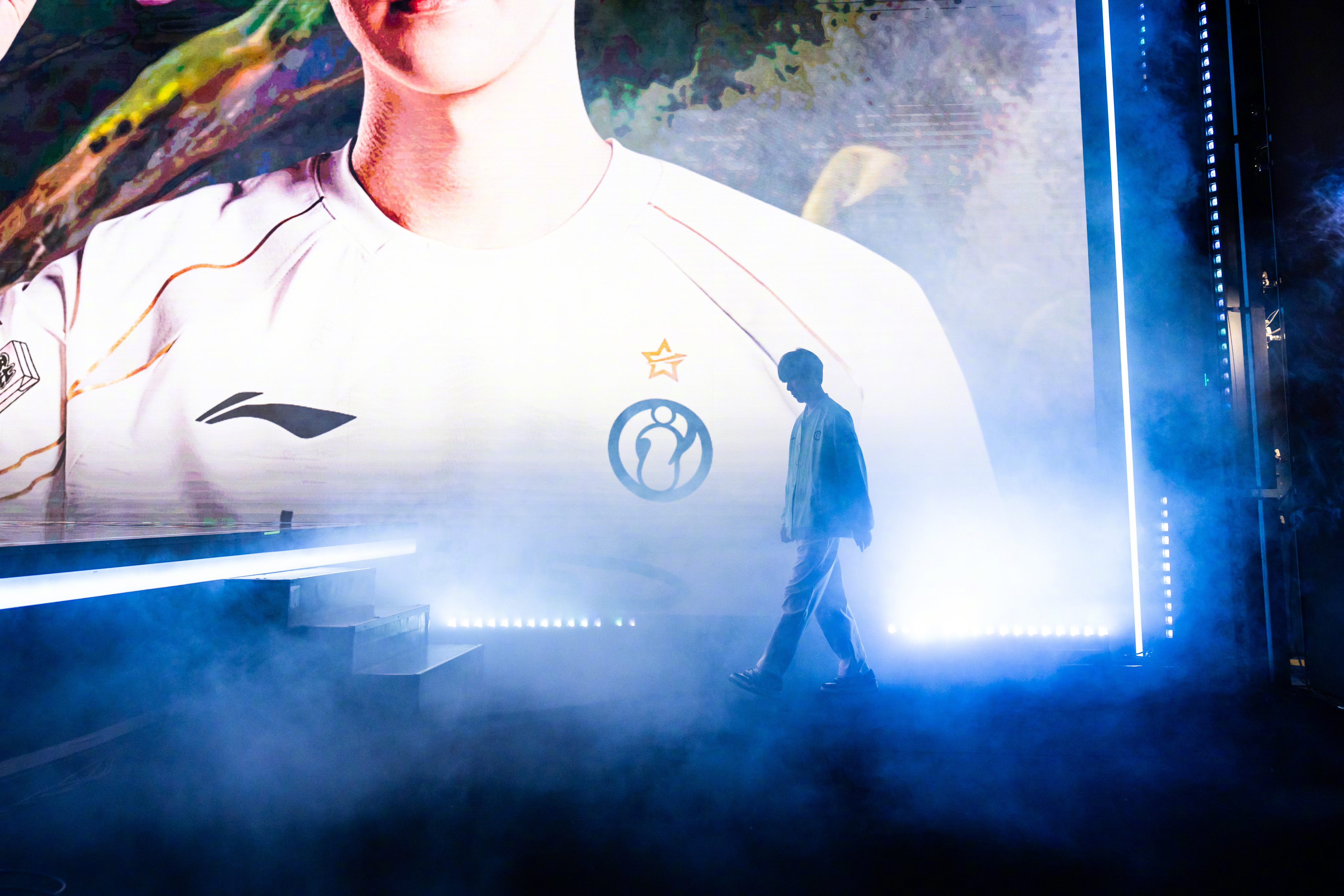 开云体育-BLG绝杀T1，Uzi拿下关键大龙半决赛2:1（首尔）