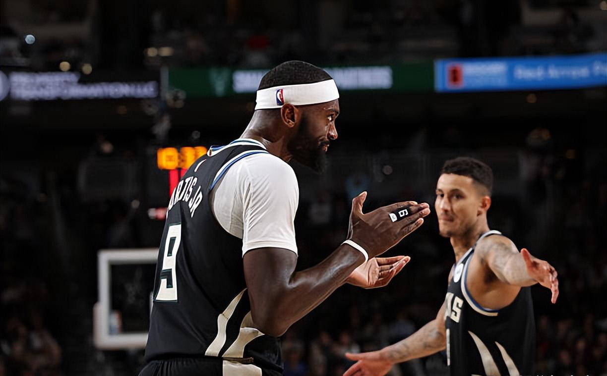 雄鹿队新战术崭露头角，取得重要胜利