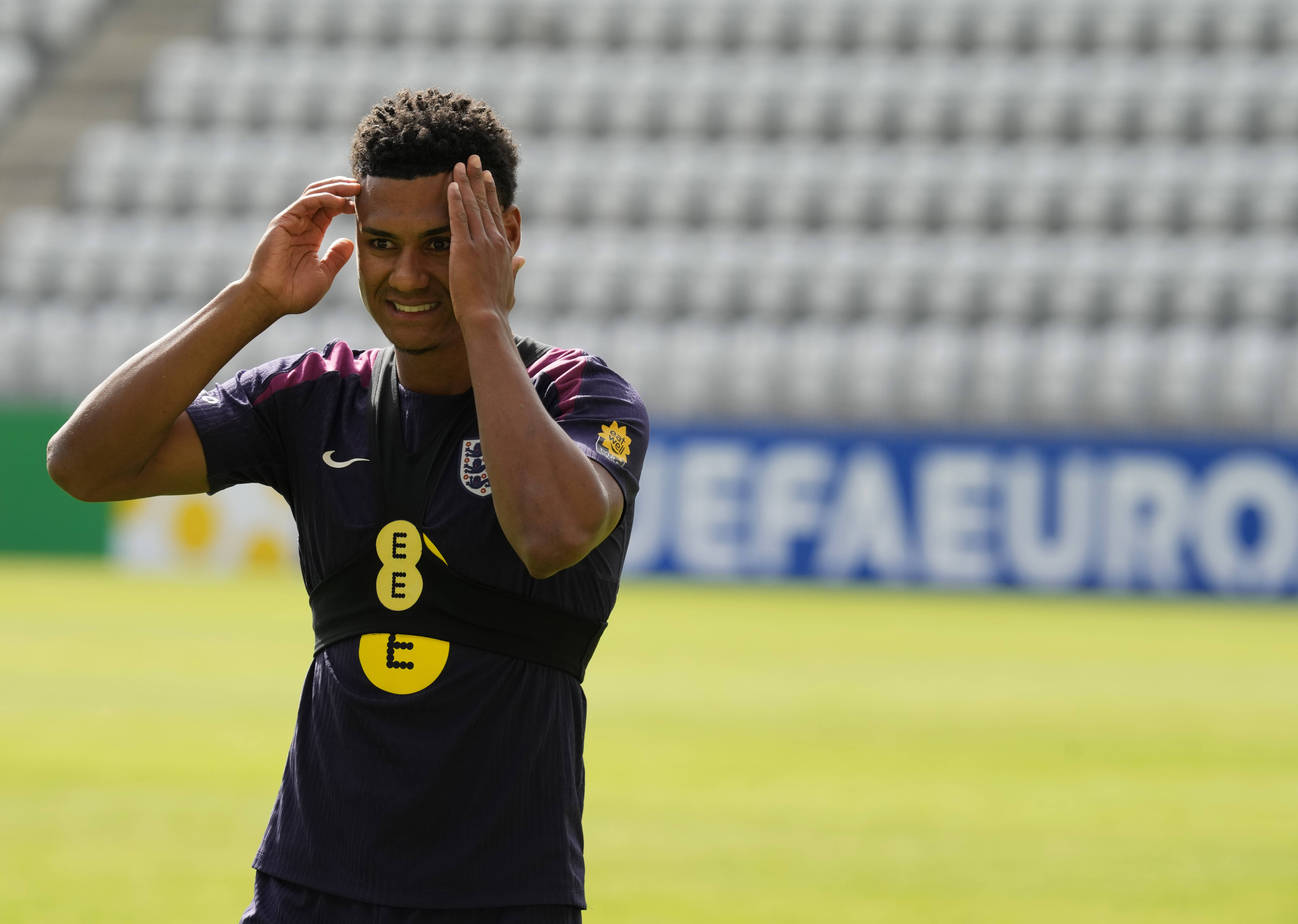 包含欧预赛赛事精彩回顾:英格兰惊险逆转获胜的词条 包含欧预赛赛事精彩回顾:英格兰惊险逆转获胜的词条