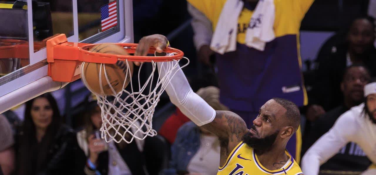 出色表现赢得掌声,瞬间完美诠释球员魅力的简单介绍 出色表现赢得掌声,瞬间完美诠释球员魅力的简单介绍