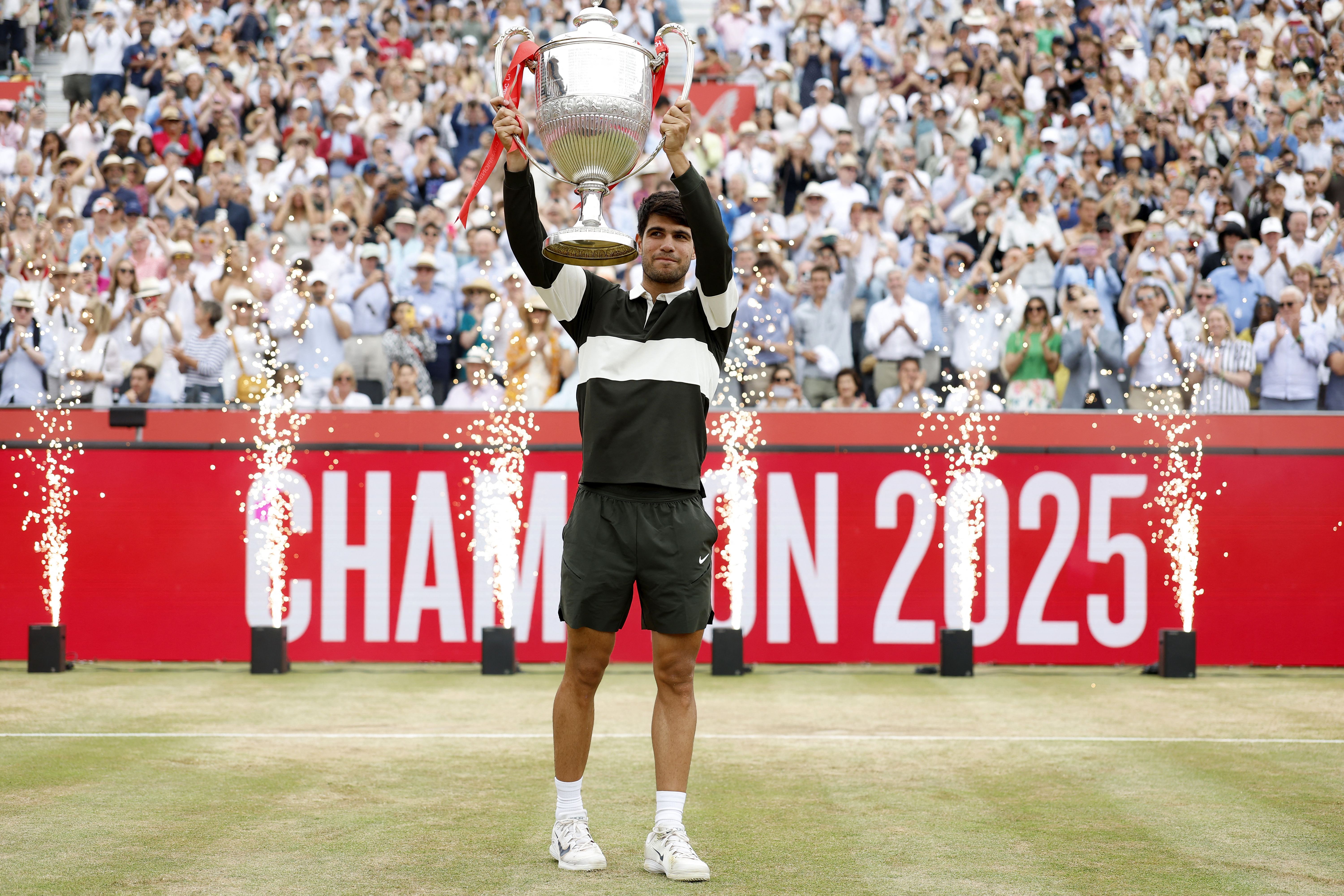 意大利网球队强势日本网球队,阿尔卡拉斯统治全场的简单介绍 意大利网球队强势日本网球队,阿尔卡拉斯统治全场的简单介绍