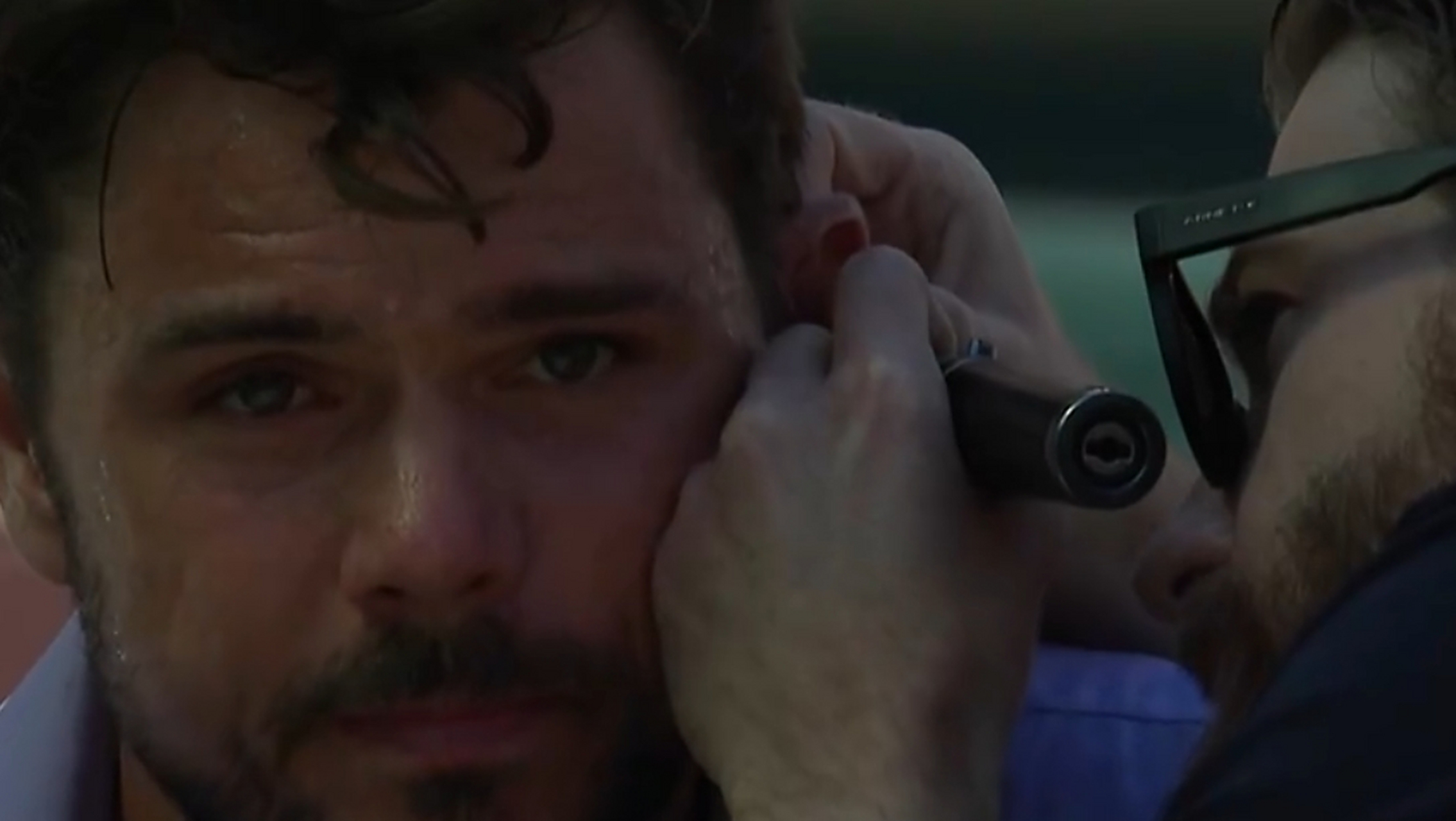 包含欧洲网球队爆冷西班牙网球队，瓦林卡统治全场的词条