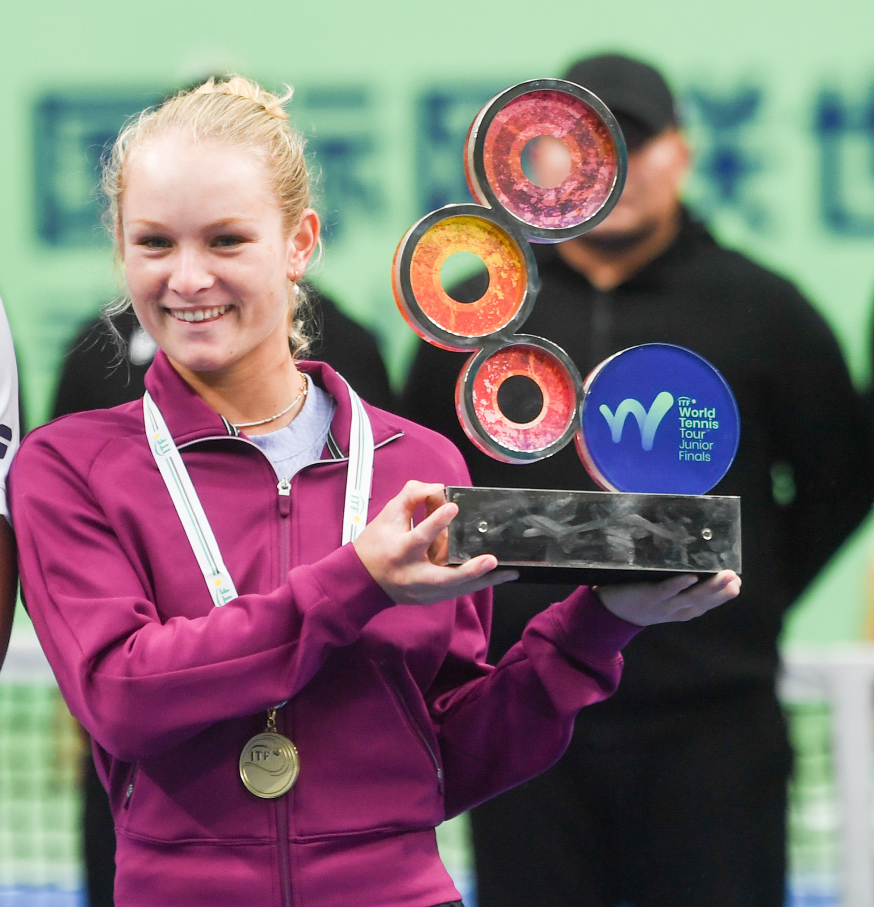 开云体育登录-网球选手刷新世界纪录，震撼全场的简单介绍